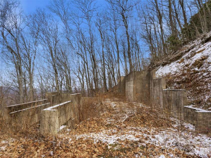 301 Awohali Trail, Maggie Valley, NC 28751.  MLS# CAR4359048, YatesRealty ID 4666. 