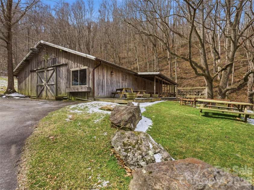 301 Awohali Trail, Maggie Valley, NC 28751.  MLS# CAR4359048, YatesRealty ID 4666. 