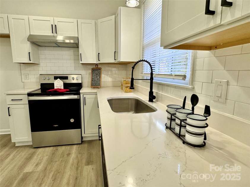 425 Acorn Oaks Drive, Salisbury, NC 28146.  MLS# CAR4317106, YatesRealty ID 4666. 