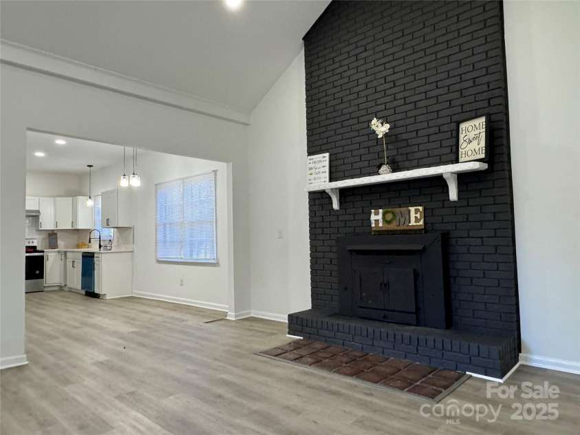 425 Acorn Oaks Drive, Salisbury, NC 28146.  MLS# CAR4317106, YatesRealty ID 4666. 