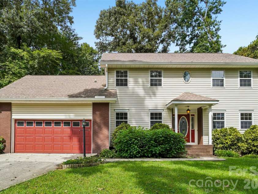 506 Fox Hollow Lane, Mills River, NC 28759.  MLS# CAR4418026, YatesRealty ID 46661. 