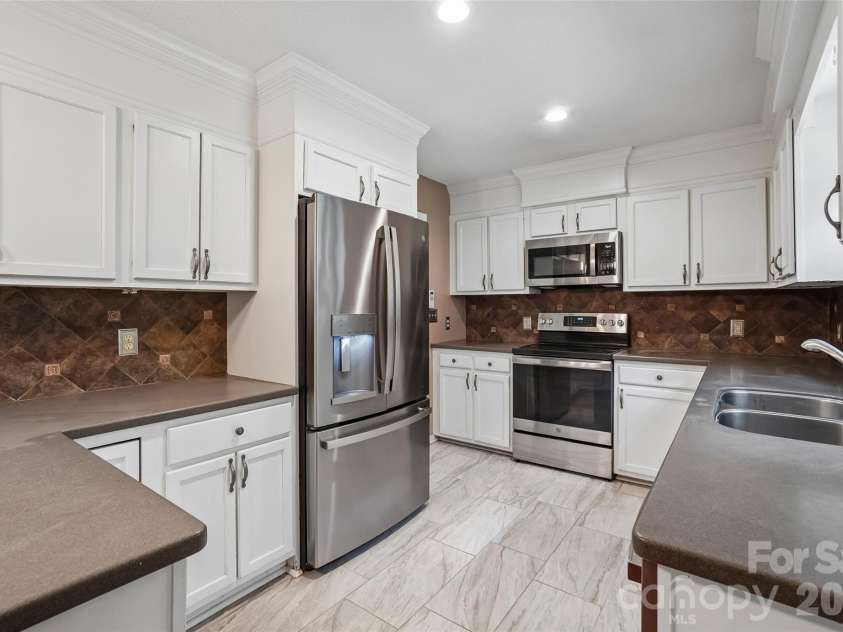 506 Fox Hollow Lane, Mills River, NC 28759.  MLS# CAR4418026, YatesRealty ID 46661. 