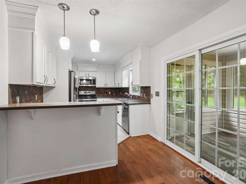 506 Fox Hollow Lane, Mills River, NC 28759.  MLS# CAR4418026, YatesRealty ID 46661. 