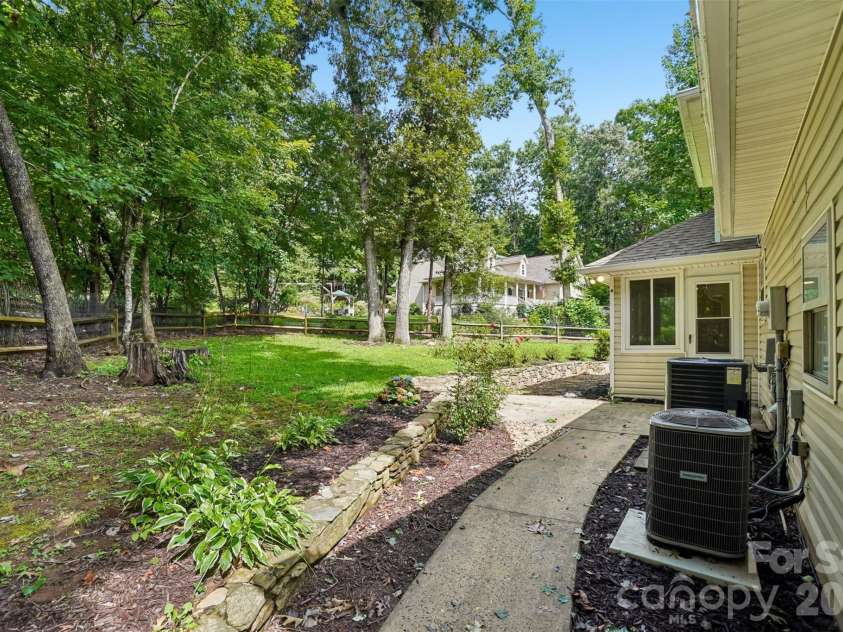 506 Fox Hollow Lane, Mills River, NC 28759.  MLS# CAR4418026, YatesRealty ID 46661. 