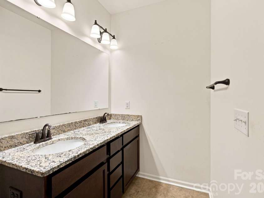 219 Canada Drive, Statesville, NC 28677.  MLS# CAR4396116, YatesRealty ID 46663. 