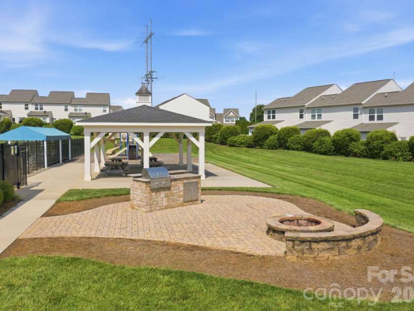 219 Canada Drive, Statesville, NC 28677.  MLS# CAR4396116, YatesRealty ID 46663. 