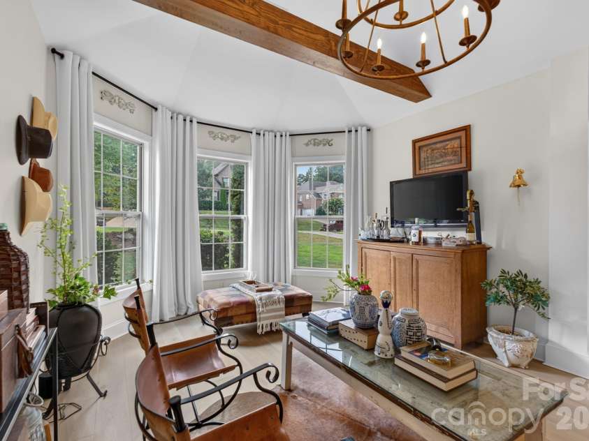 725 Fawns Glen Place, Lake Wylie, SC 29710.  MLS# CAR4418002, YatesRealty ID 46664. Main level Flex Space