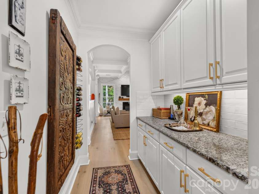 725 Fawns Glen Place, Lake Wylie, SC 29710.  MLS# CAR4418002, YatesRealty ID 46664. Pass-thru kitchen - DR