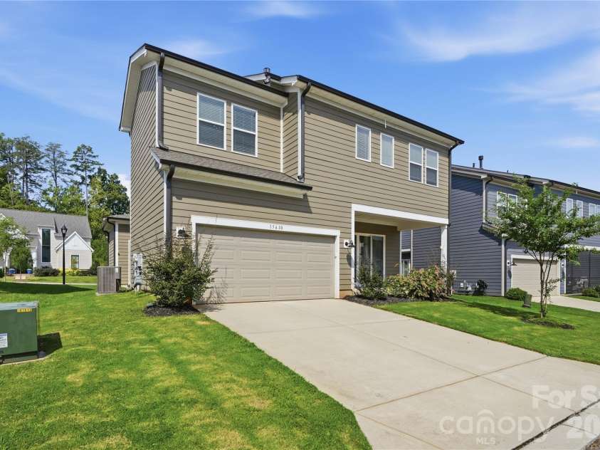 15610 Sanderson Hill Road, Huntersville, NC 28078.  MLS# CAR4409922, YatesRealty ID 46665. 