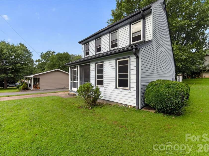 131 Spencer Street, Clyde, NC 28721.  MLS# CAR4417558, YatesRealty ID 46666. It's what this home can be with some creative reno, not what it is now. Come prove us right!