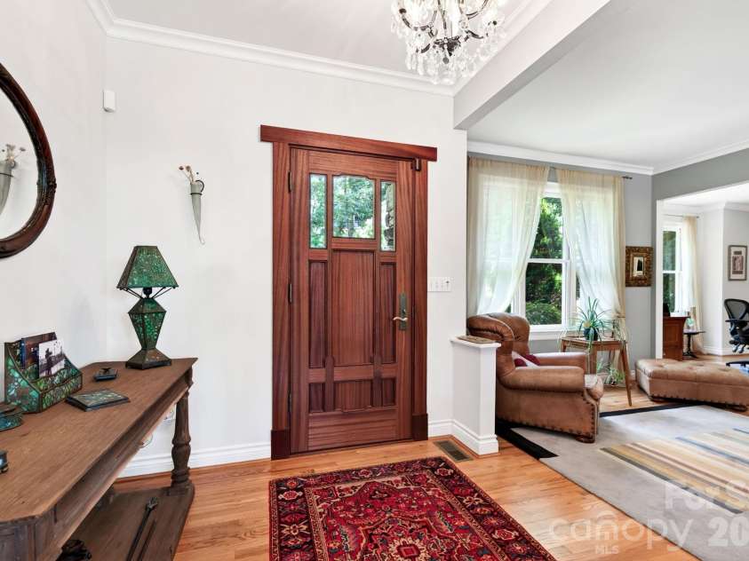 10 Blackberry Lane, Asheville, NC 28804.  MLS# CAR4414280, YatesRealty ID 46670. 