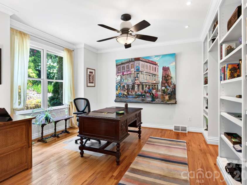 10 Blackberry Lane, Asheville, NC 28804.  MLS# CAR4414280, YatesRealty ID 46670. 