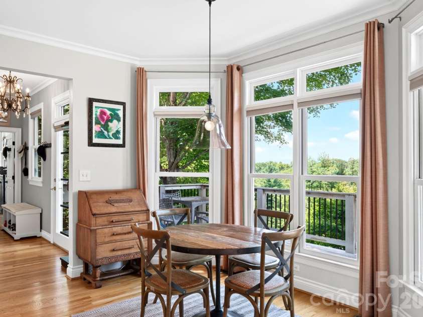 10 Blackberry Lane, Asheville, NC 28804.  MLS# CAR4414280, YatesRealty ID 46670. 