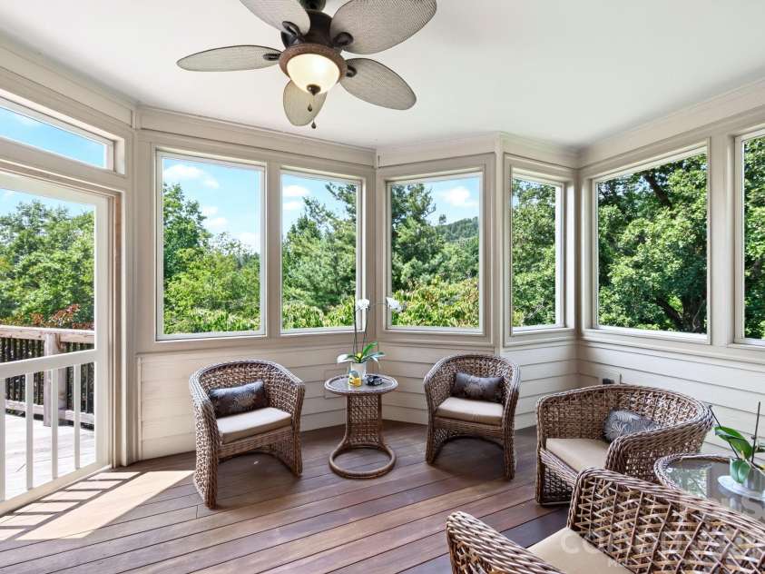 10 Blackberry Lane, Asheville, NC 28804.  MLS# CAR4414280, YatesRealty ID 46670. 
