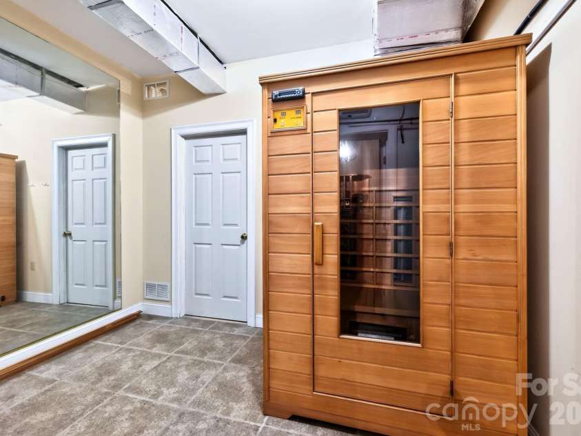10 Blackberry Lane, Asheville, NC 28804.  MLS# CAR4414280, YatesRealty ID 46670. 
