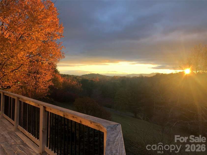 10 Blackberry Lane, Asheville, NC 28804.  MLS# CAR4414280, YatesRealty ID 46670. 