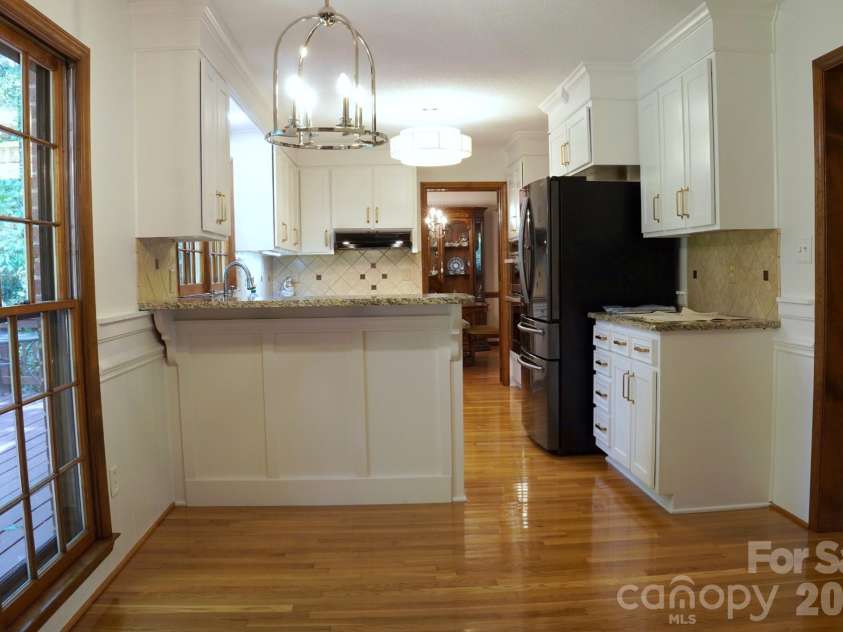 2415 Hopecrest Drive, Charlotte, NC 28210.  MLS# CAR4416979, YatesRealty ID 46678. 