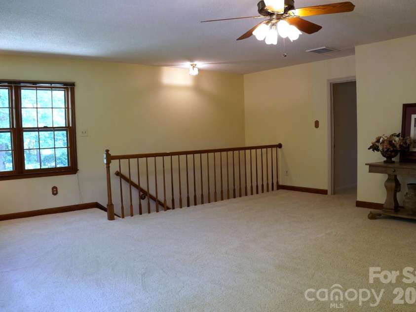 2415 Hopecrest Drive, Charlotte, NC 28210.  MLS# CAR4416979, YatesRealty ID 46678. 