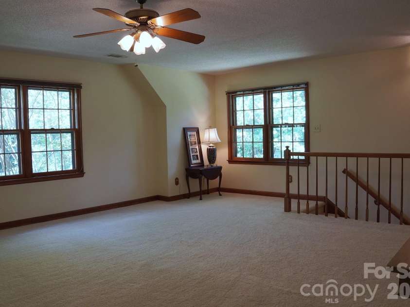 2415 Hopecrest Drive, Charlotte, NC 28210.  MLS# CAR4416979, YatesRealty ID 46678. 