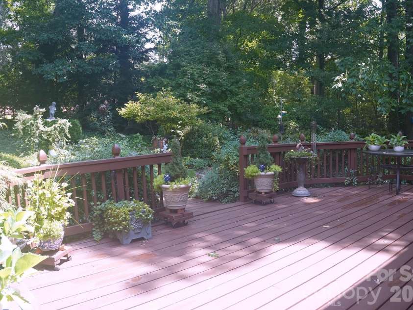 2415 Hopecrest Drive, Charlotte, NC 28210.  MLS# CAR4416979, YatesRealty ID 46678. 