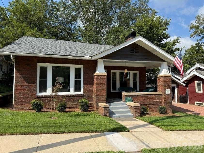 113 Miller Street, Salisbury, NC 28144.  MLS# CAR4346450, YatesRealty ID 4668. 