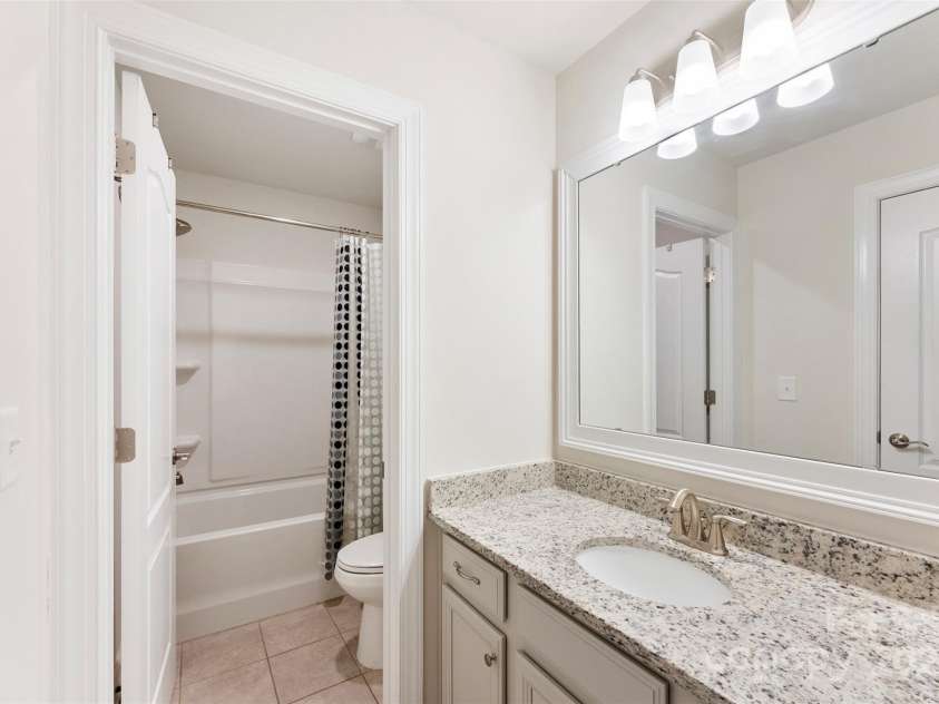 16617 Cozy Cove Road, Charlotte, NC 28278.  MLS# CAR4227444, YatesRealty ID 4668. Full Bath #3 upstairs