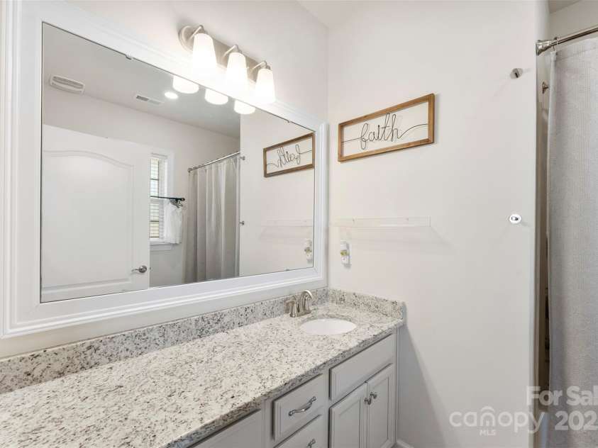 16617 Cozy Cove Road, Charlotte, NC 28278.  MLS# CAR4227444, YatesRealty ID 4668. Full Bath downstairs