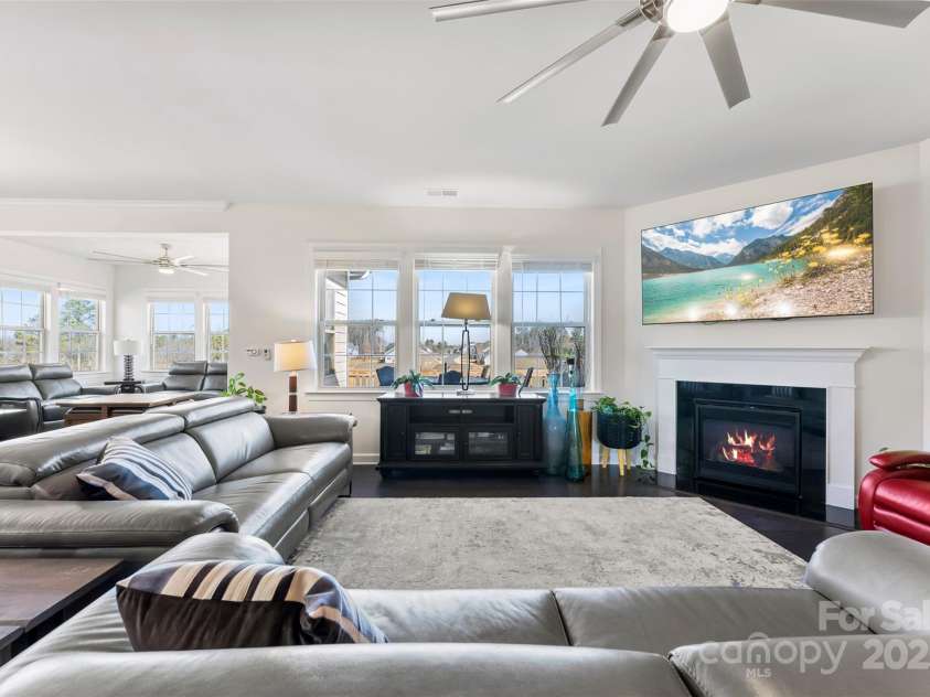 16617 Cozy Cove Road, Charlotte, NC 28278.  MLS# CAR4227444, YatesRealty ID 4668. Open Floorplan - Step into the Great Room!