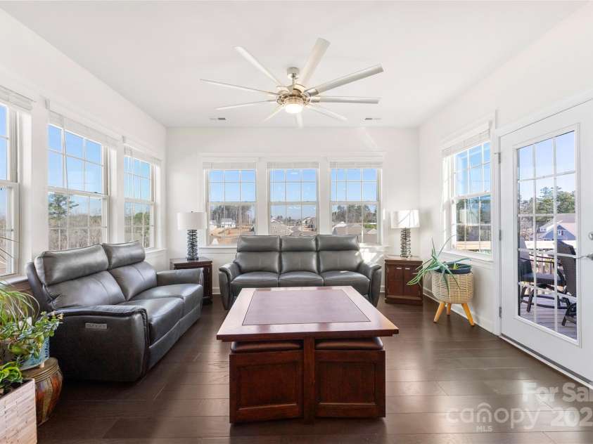 16617 Cozy Cove Road, Charlotte, NC 28278.  MLS# CAR4227444, YatesRealty ID 4668. Sunroom for relaxing.