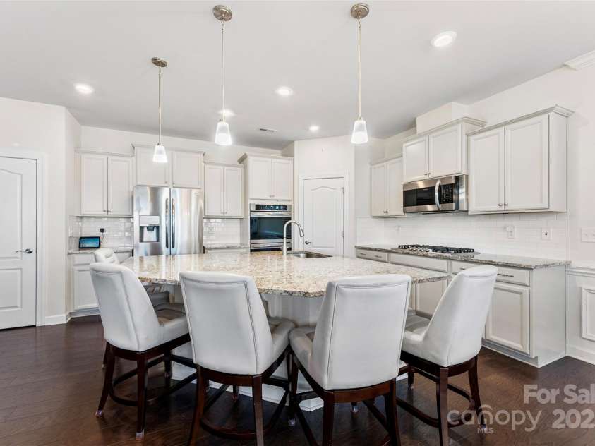 16617 Cozy Cove Road, Charlotte, NC 28278.  MLS# CAR4227444, YatesRealty ID 4668. The Heart of the Home