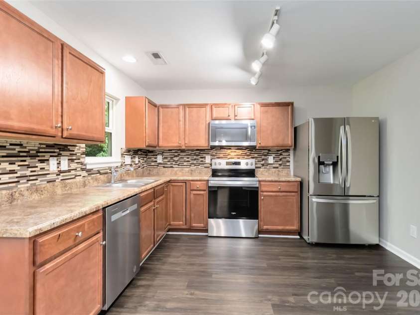 2557 Mulberry Pond Drive, Charlotte, NC 28208.  MLS# CAR4294608, YatesRealty ID 4668. 