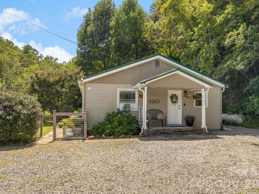 1772 NC 9 Highway, Black Mountain, NC 28711.  MLS# CAR4417247, YatesRealty ID 46683. So much flat parking