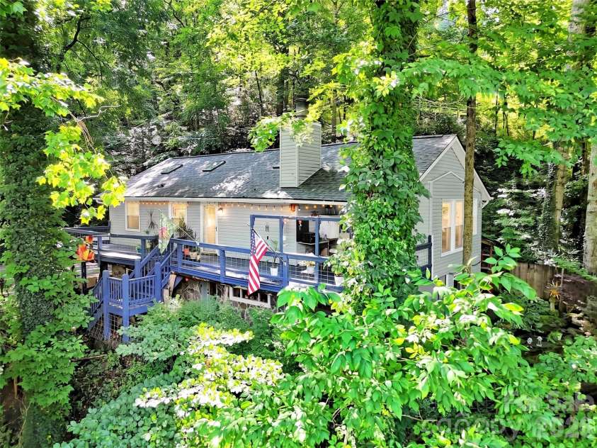 20 Seminole Drive, Maggie Valley, NC 28751.  MLS# CAR4413858, YatesRealty ID 46684. 