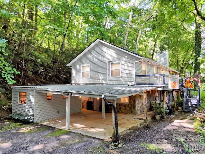 20 Seminole Drive, Maggie Valley, NC 28751.  MLS# CAR4413858, YatesRealty ID 46684. 