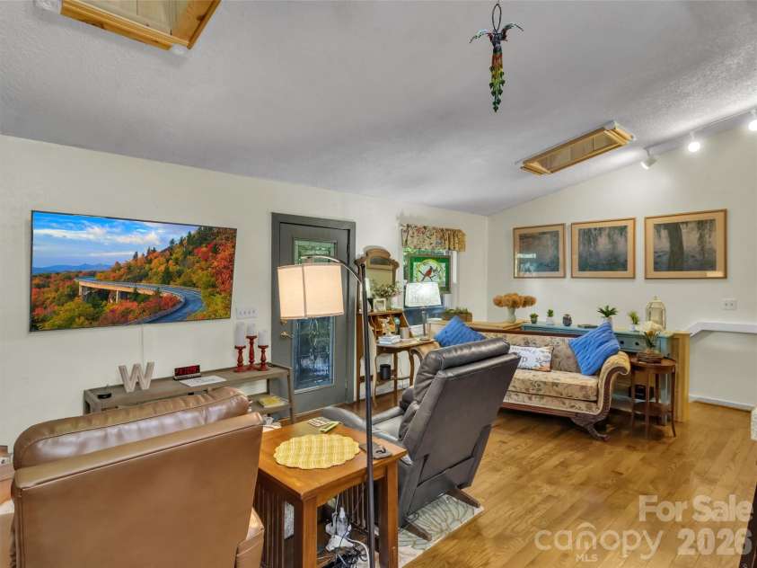 20 Seminole Drive, Maggie Valley, NC 28751.  MLS# CAR4413858, YatesRealty ID 46684. 