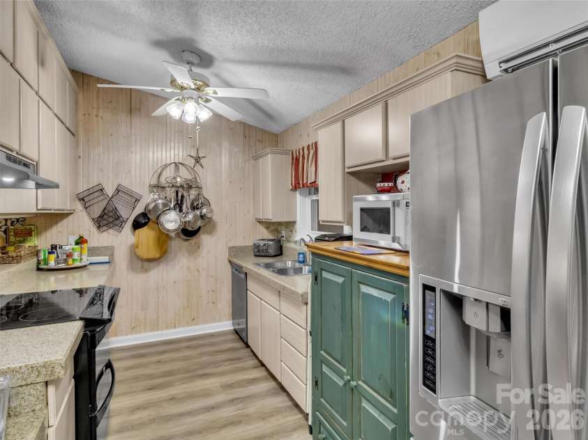 20 Seminole Drive, Maggie Valley, NC 28751.  MLS# CAR4413858, YatesRealty ID 46684. 