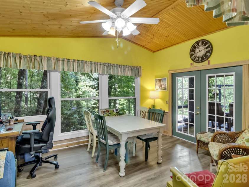 20 Seminole Drive, Maggie Valley, NC 28751.  MLS# CAR4413858, YatesRealty ID 46684. 