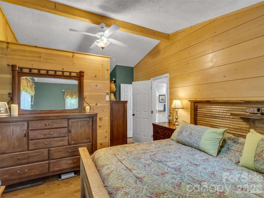 20 Seminole Drive, Maggie Valley, NC 28751.  MLS# CAR4413858, YatesRealty ID 46684. 