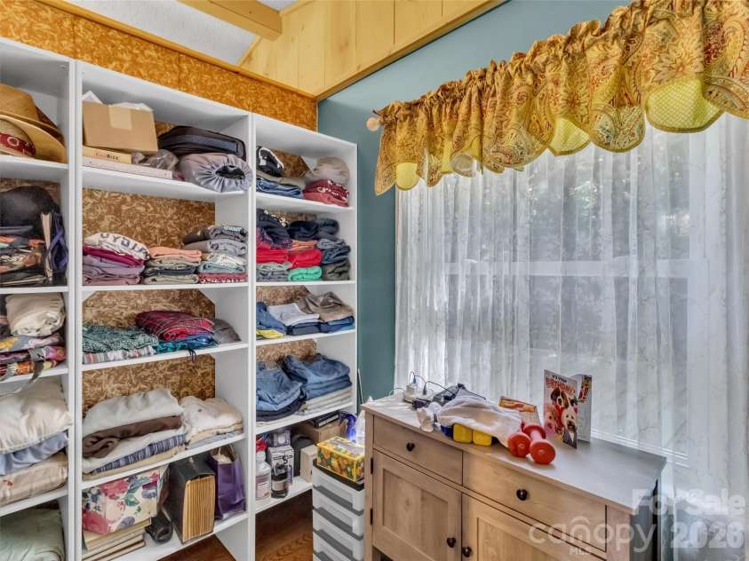 20 Seminole Drive, Maggie Valley, NC 28751.  MLS# CAR4413858, YatesRealty ID 46684. 