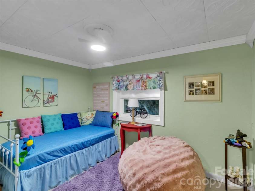 20 Seminole Drive, Maggie Valley, NC 28751.  MLS# CAR4413858, YatesRealty ID 46684. 