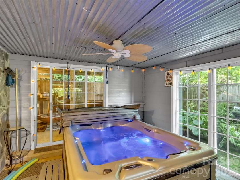 20 Seminole Drive, Maggie Valley, NC 28751.  MLS# CAR4413858, YatesRealty ID 46684. 