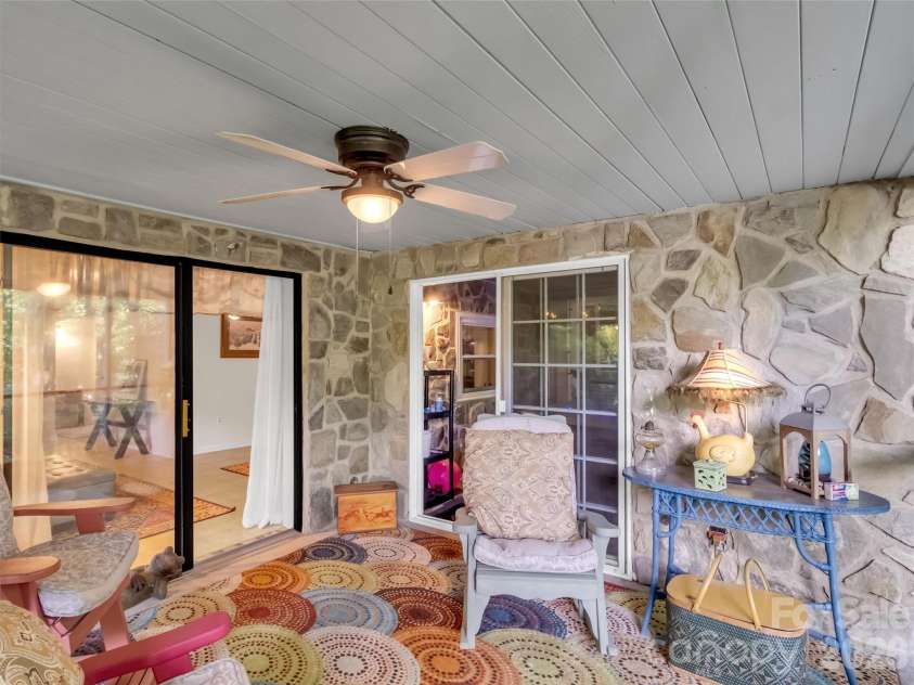 20 Seminole Drive, Maggie Valley, NC 28751.  MLS# CAR4413858, YatesRealty ID 46684. 