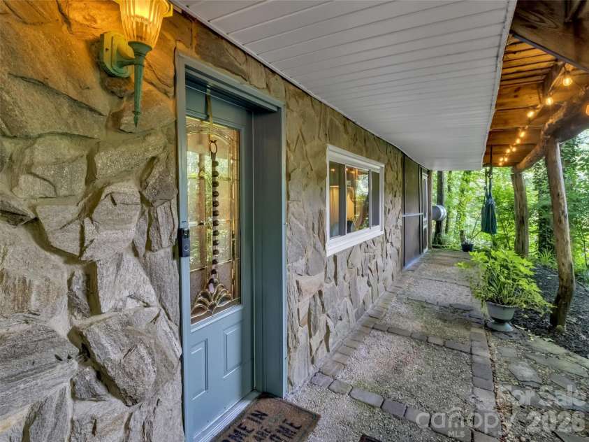 20 Seminole Drive, Maggie Valley, NC 28751.  MLS# CAR4413858, YatesRealty ID 46684. 