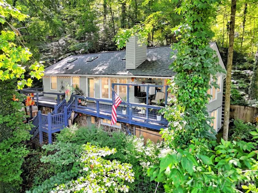 20 Seminole Drive, Maggie Valley, NC 28751.  MLS# CAR4413858, YatesRealty ID 46684. 