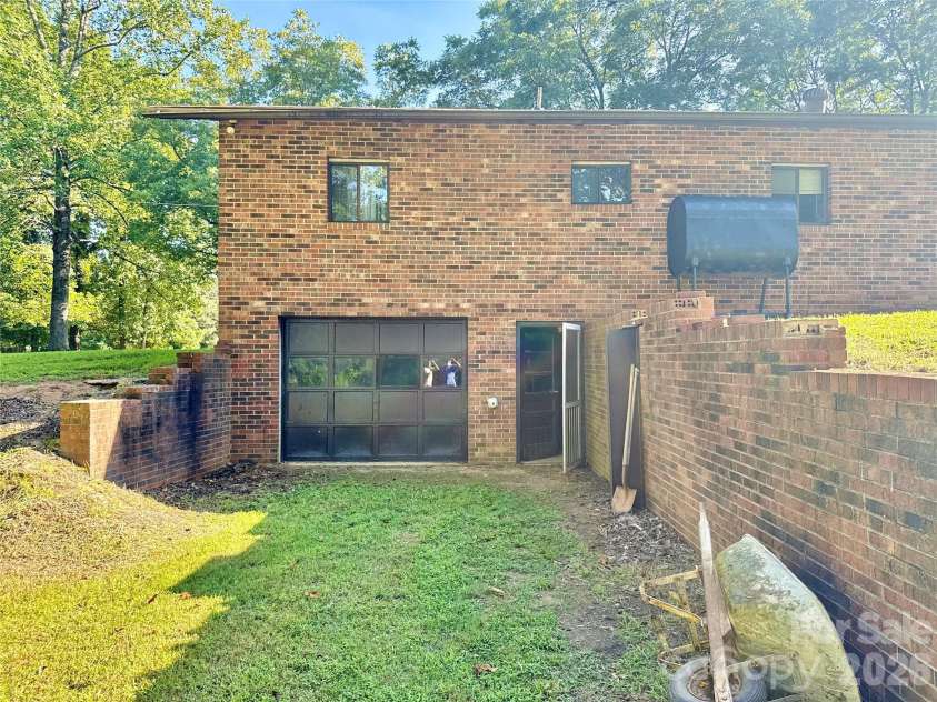 6494 US Highway 64 Highway, Lexington, NC 27295.  MLS# CAR4417742, YatesRealty ID 46685. 