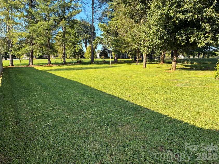 1008 Hopedale Drive, Lenoir, NC 28645.  MLS# CAR4418081, YatesRealty ID 46686. FLAT YARD