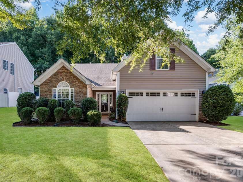 4311 Wiregrass Road, Indian Land, SC 29707.  MLS# CAR4416404, YatesRealty ID 46688. Welcome Home!