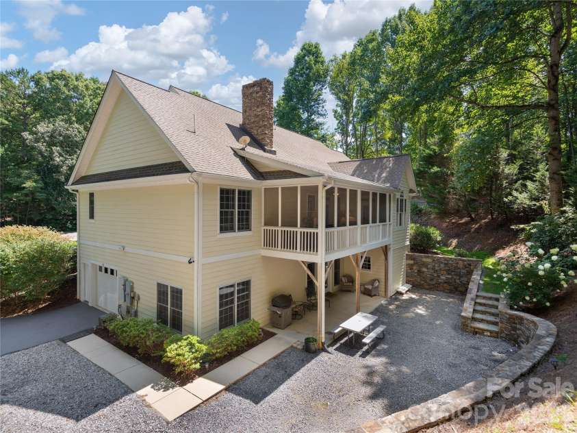 314 Summerset Drive, Clyde, NC 28721.  MLS# CAR4417717, YatesRealty ID 46689. 2nd Garage