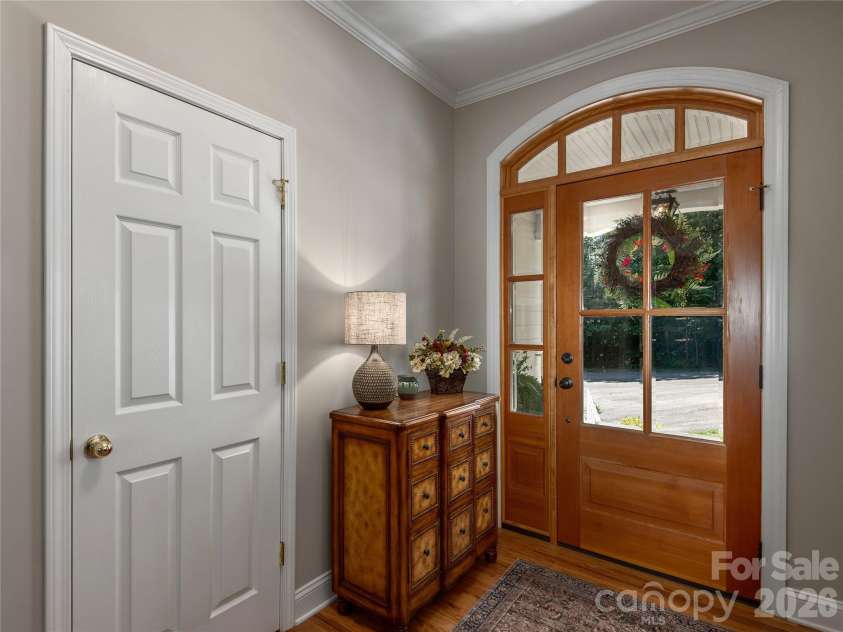 314 Summerset Drive, Clyde, NC 28721.  MLS# CAR4417717, YatesRealty ID 46689. 