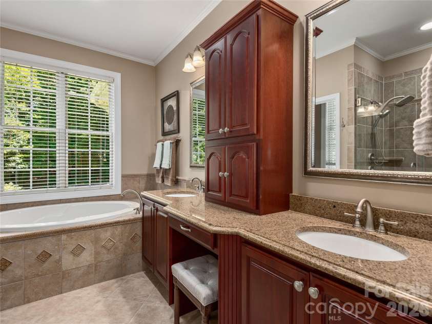 314 Summerset Drive, Clyde, NC 28721.  MLS# CAR4417717, YatesRealty ID 46689. 